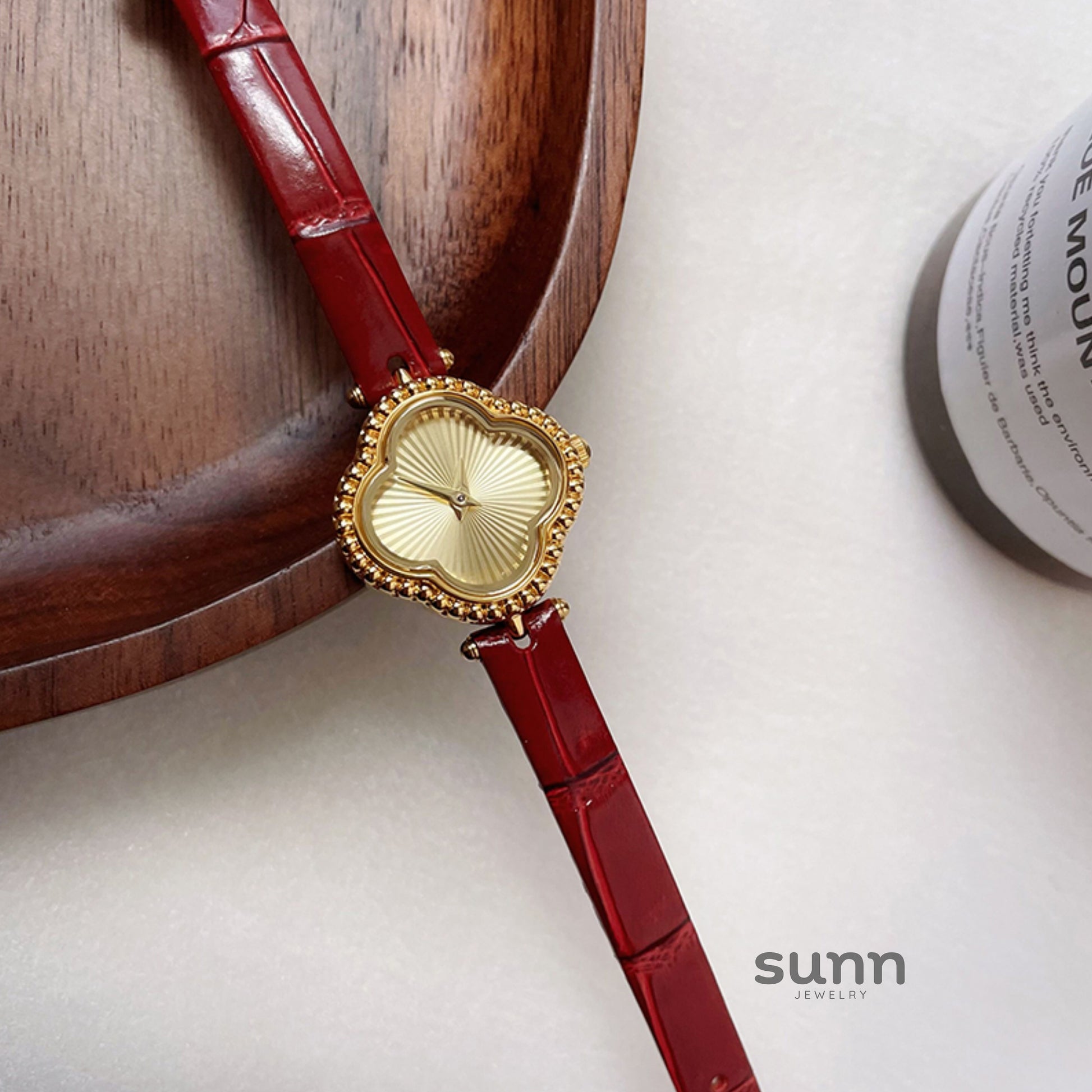 Ellyson Clover Leather Watch [ERL4439Z]
