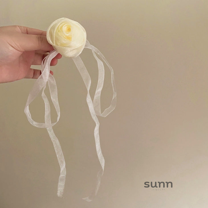 Elowen Rose Lace Necklace [BFM3VVYV]