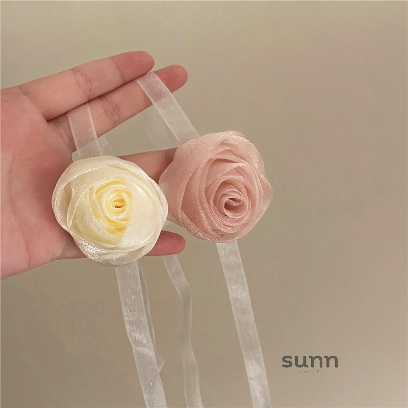 Elowen Rose Lace Necklace [E1CD8HV5]