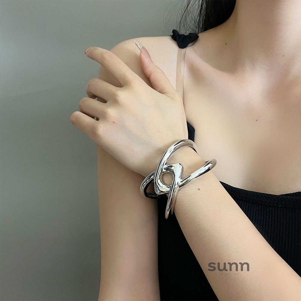 Elsa Geometric Cross Bracelet [WBI7E2FX]