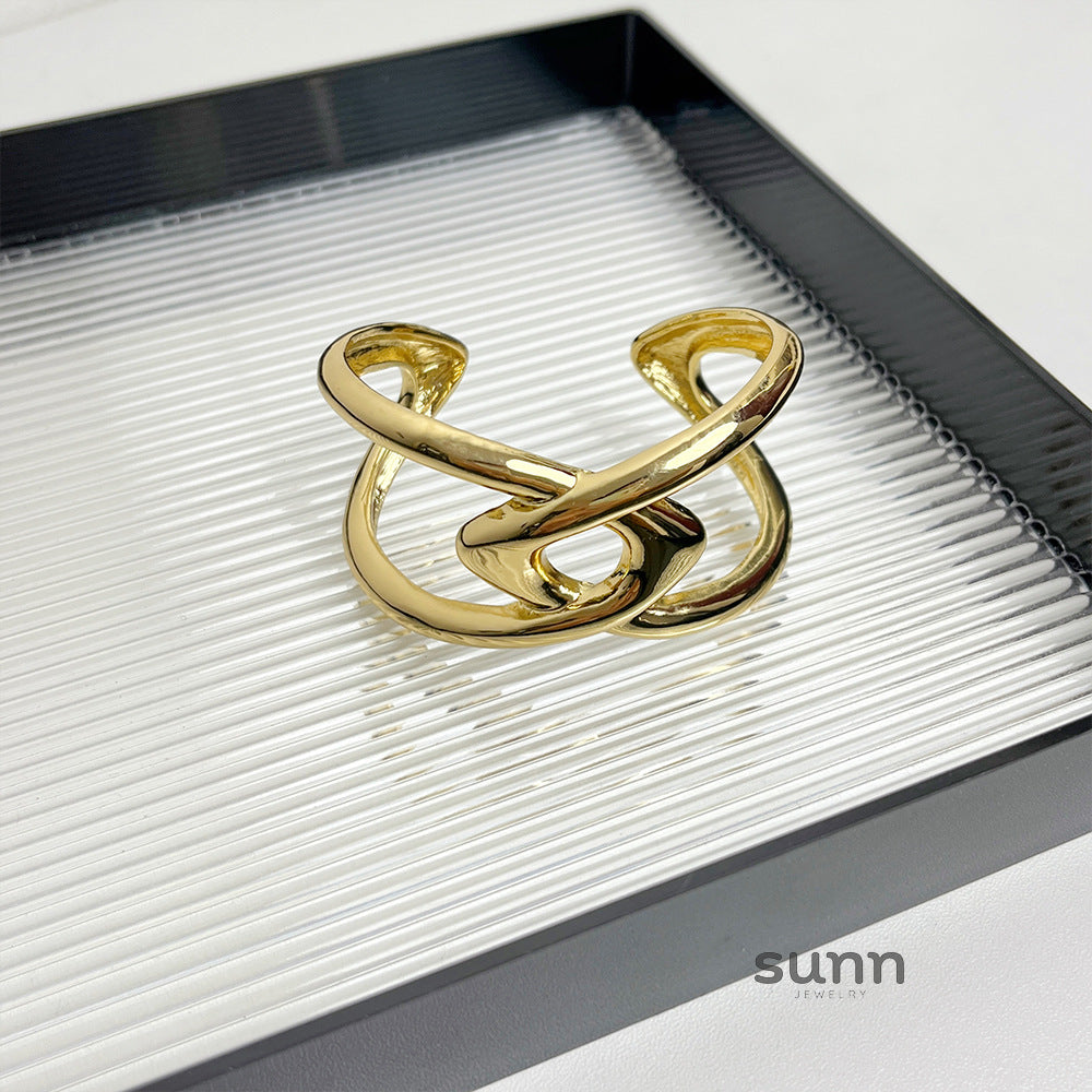 Elsa Geometric Cross Bracelet [B67PYCUX]