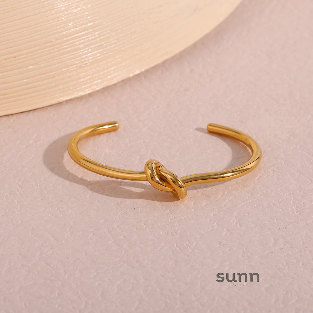 Elvia Knotted Gold Cuff Bracelet [37FWZC7F]