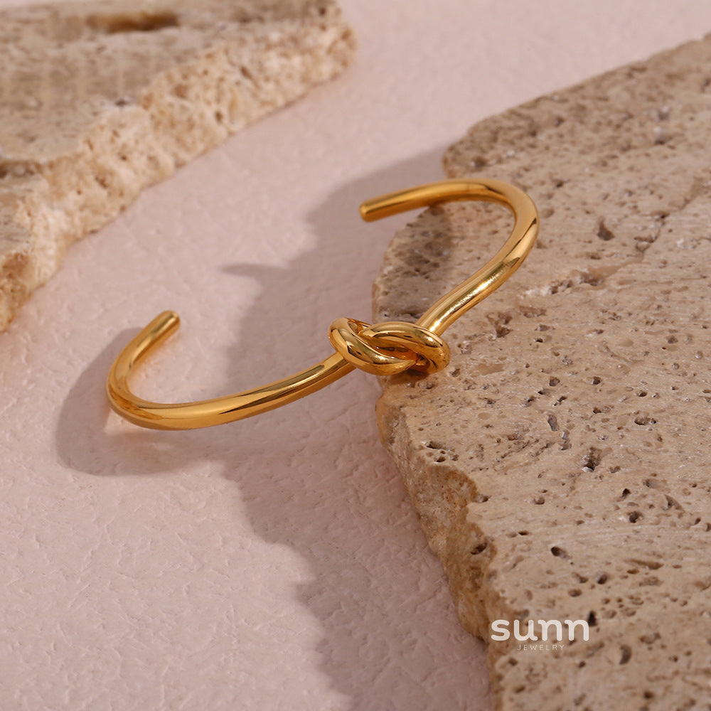 Elvia Knotted Gold Cuff Bracelet [6TNUIF0I]