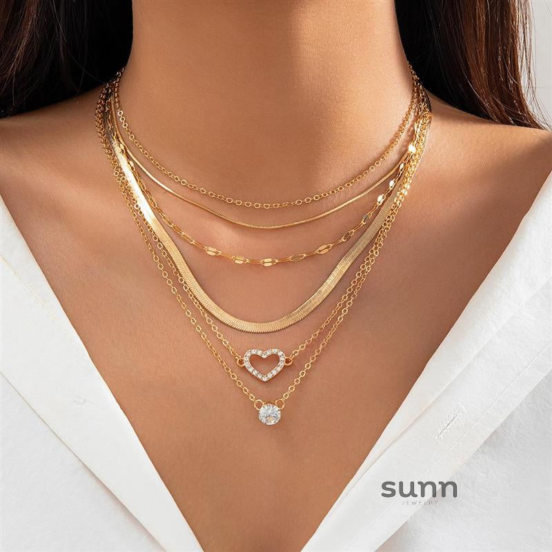 Elvira Layered Heart Necklace [M2VZ4FJJ]