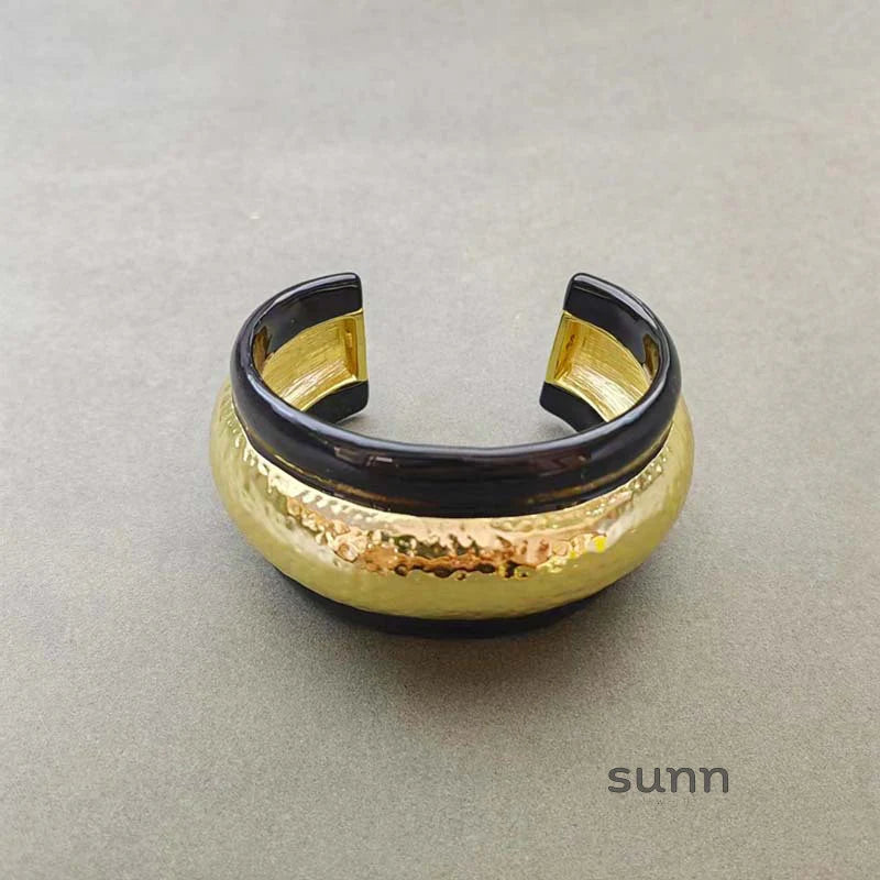 Emaan Hammered Enamel Bangle