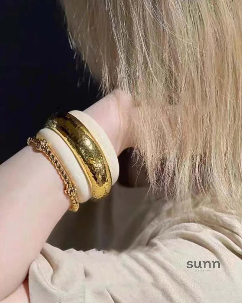Emaan Hammered Enamel Bangle