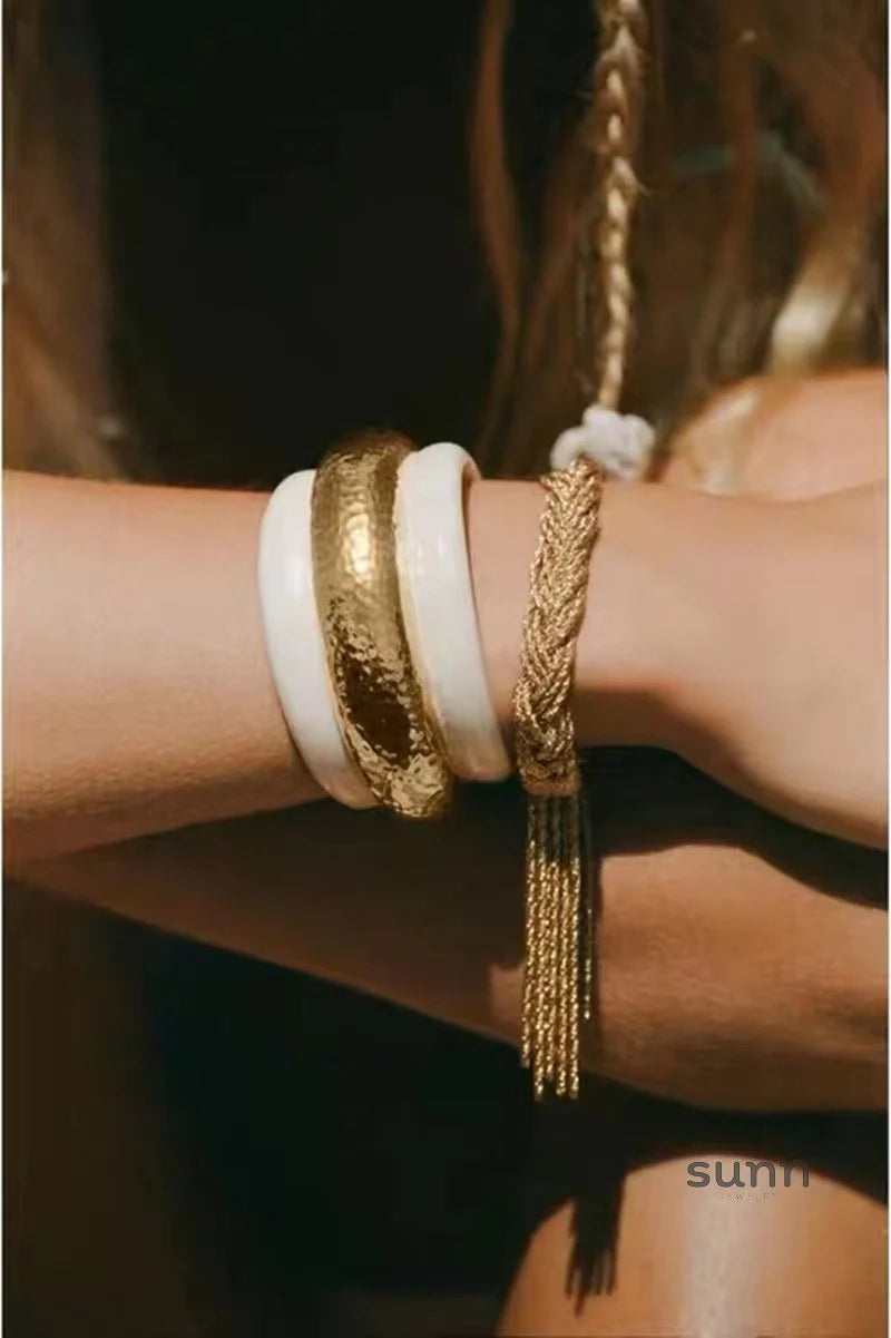Emaan Hammered Enamel Bangle