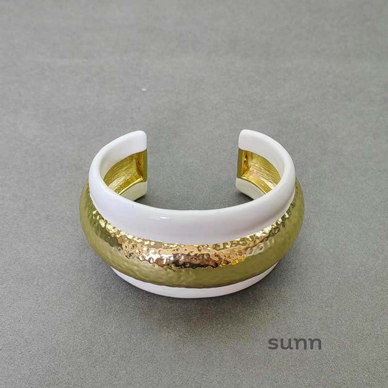 Emaan Hammered Enamel Bangle