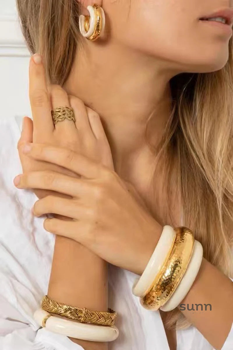 Emaan Hammered Enamel Bangle