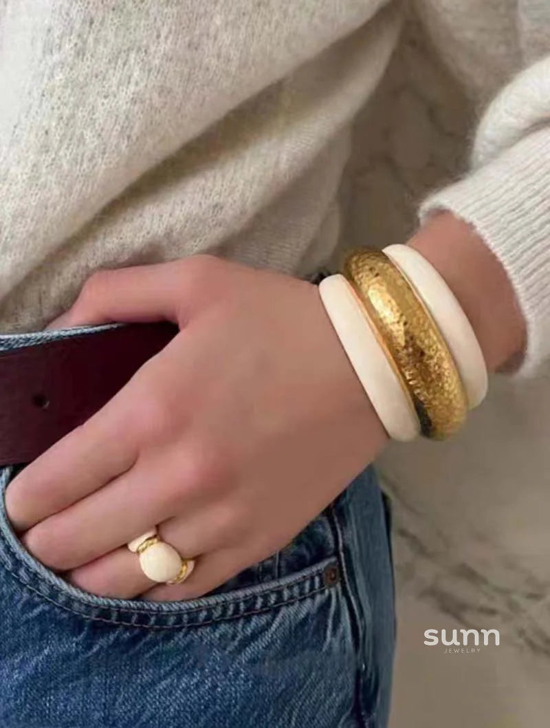 Emaan Hammered Enamel Bangle