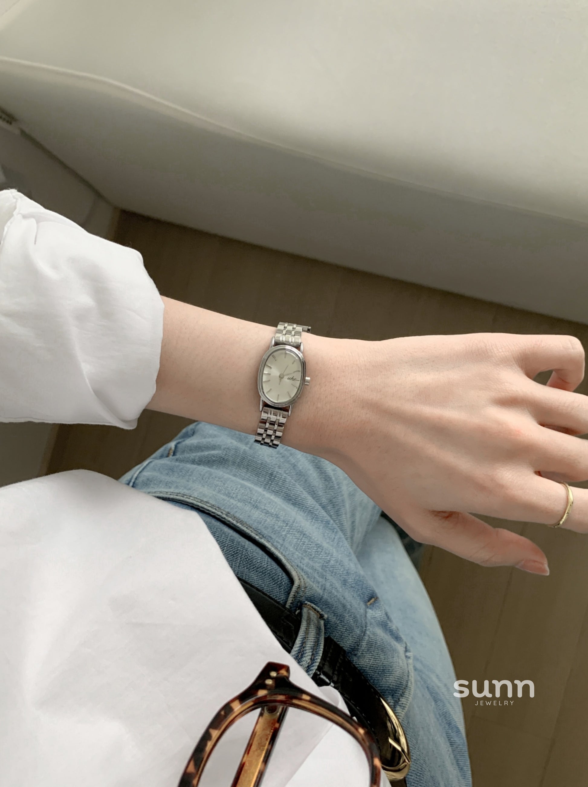 Emari Oval Steel Watch [THKEWMJE]