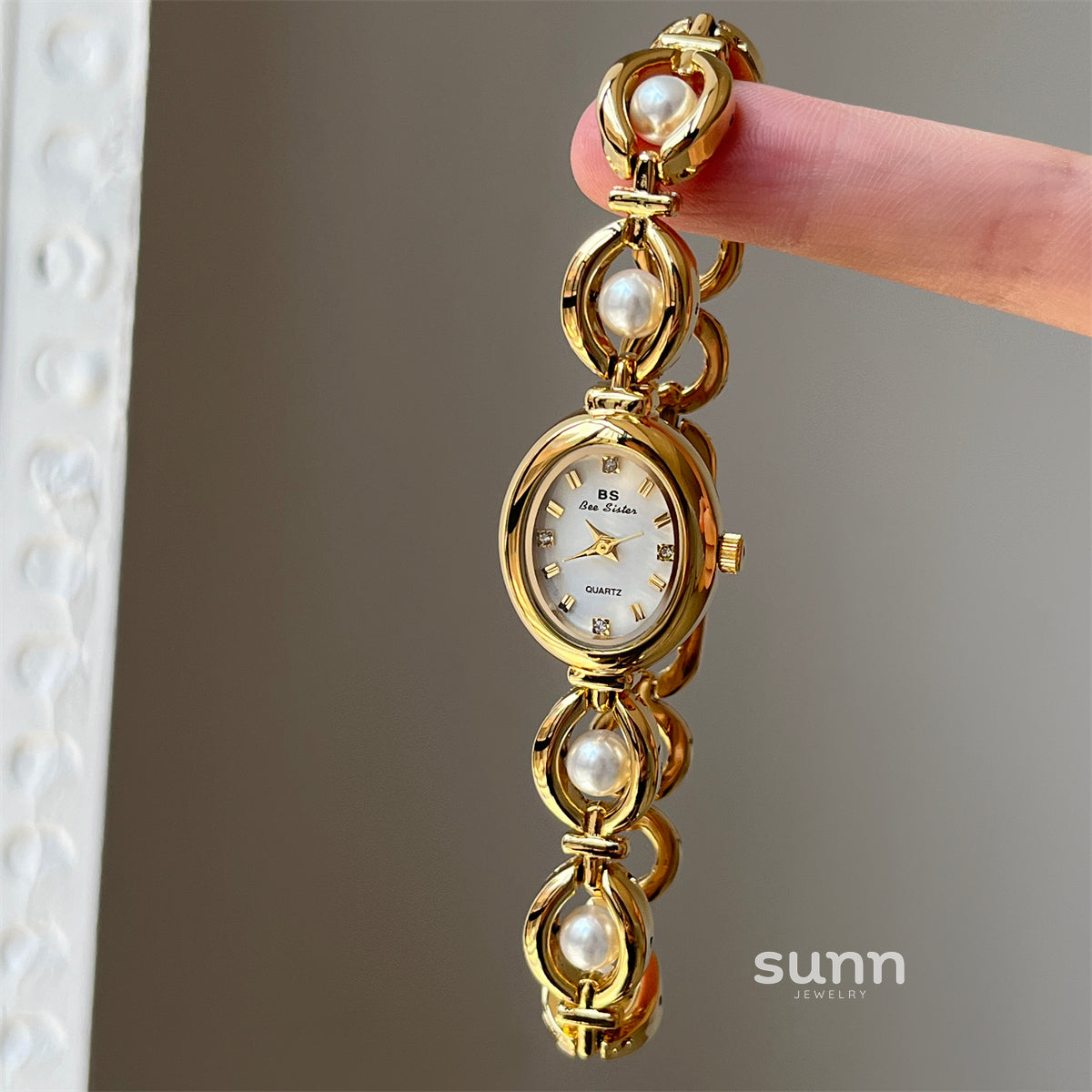 Emberlynn Retro Bracelet Watch [RT2LPZ3K]