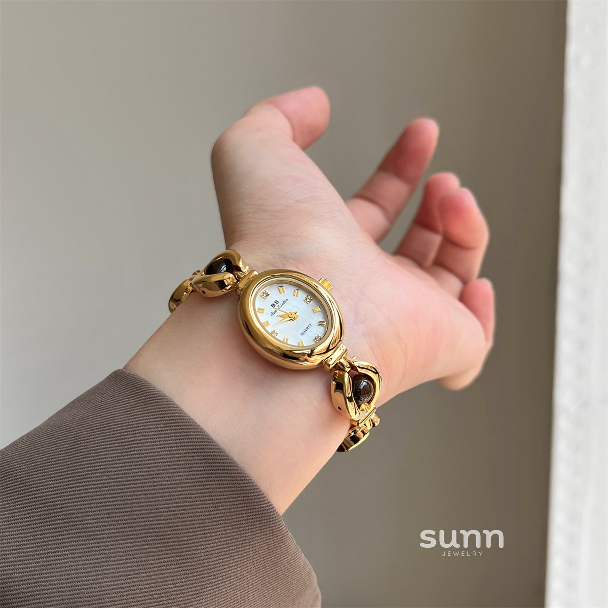 Emberlynn Retro Bracelet Watch [XFTBA3A5]