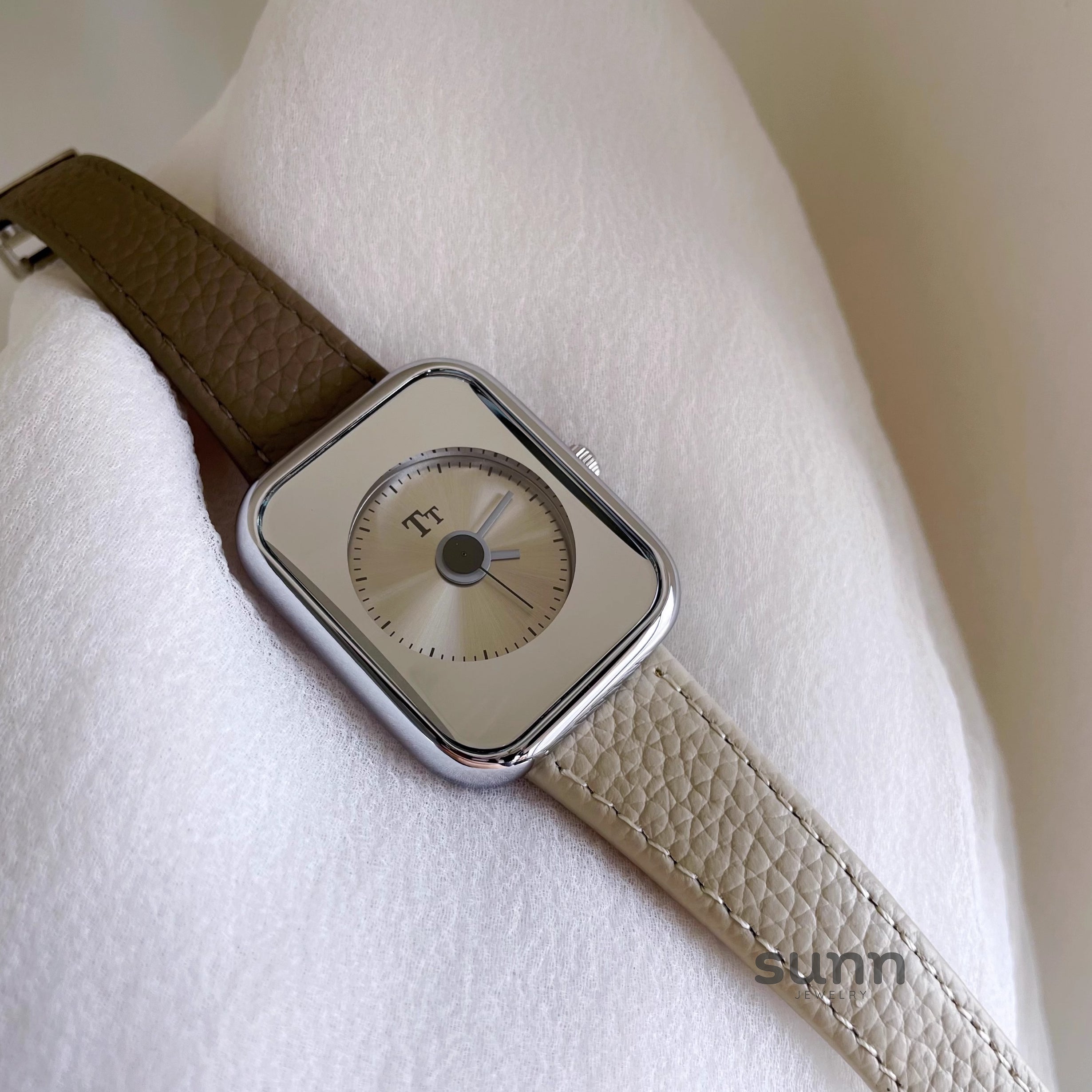 Embry Contrast Leather Square Watch [R91DMO9Z]