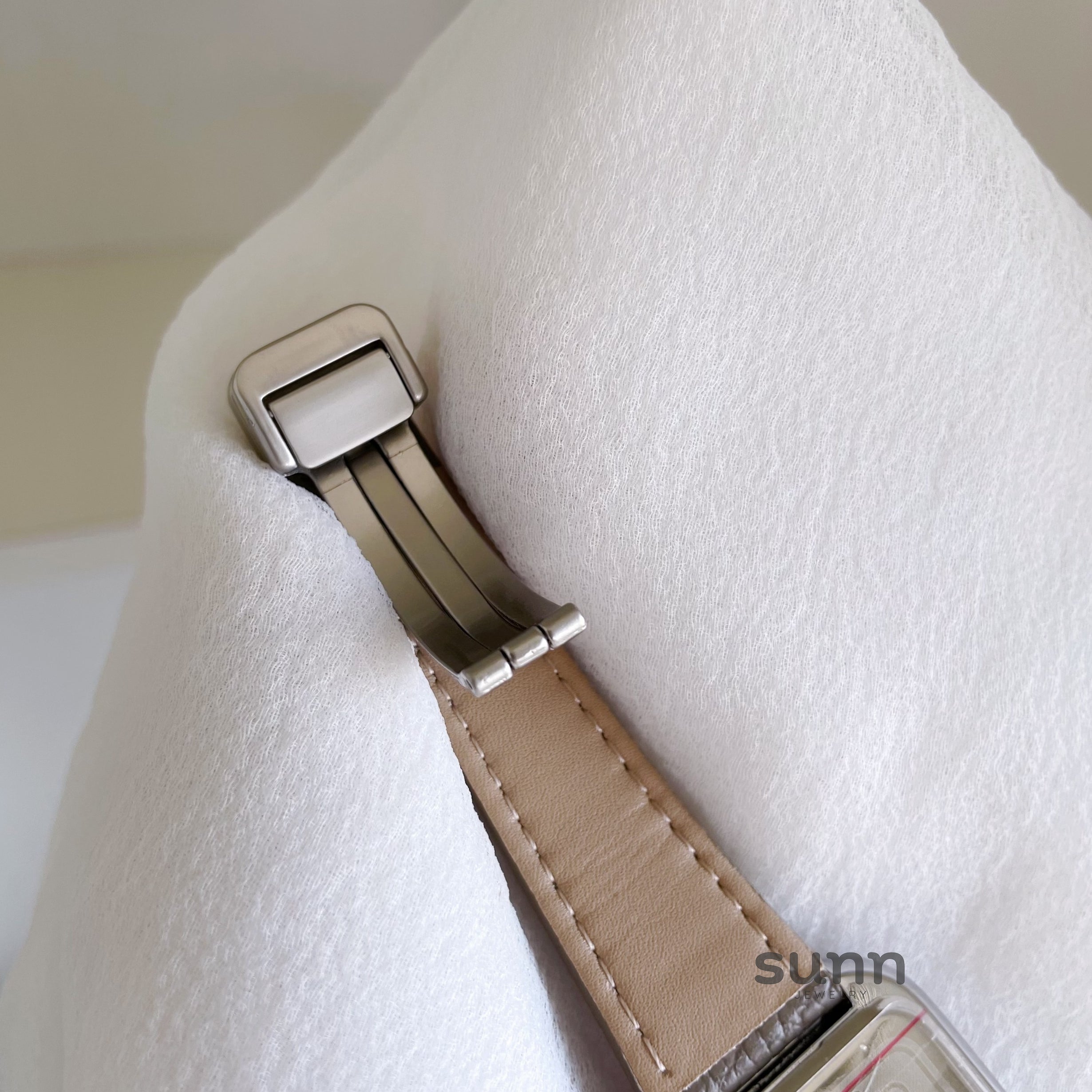 Embry Contrast Leather Square Watch [Y1EQA86J]