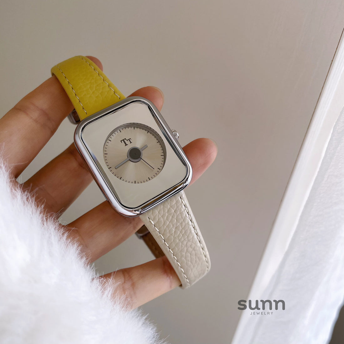 Embry Contrast Leather Square Watch [M0J5QPVY]