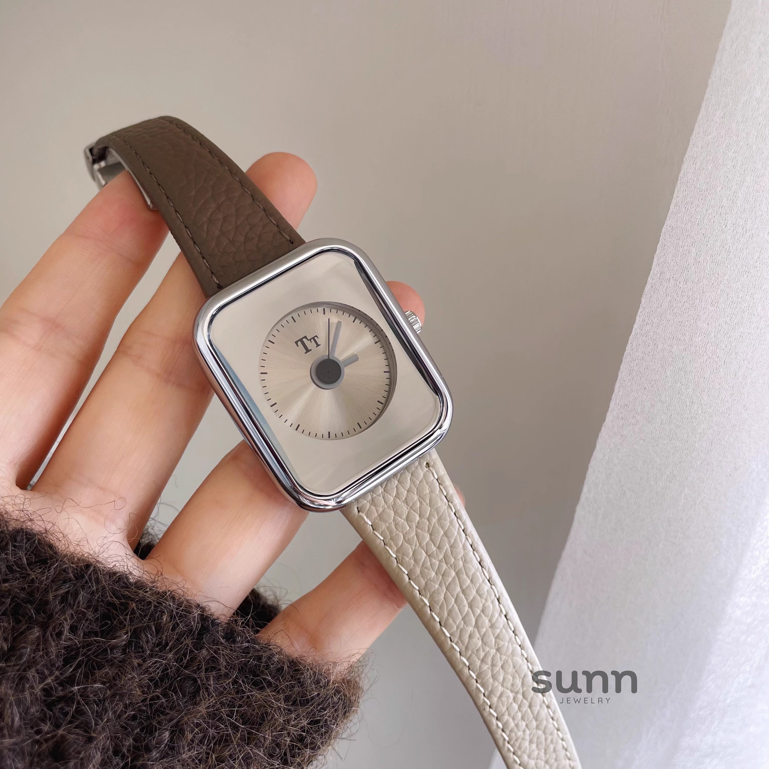 Embry Contrast Leather Square Watch [ZUNT4435]