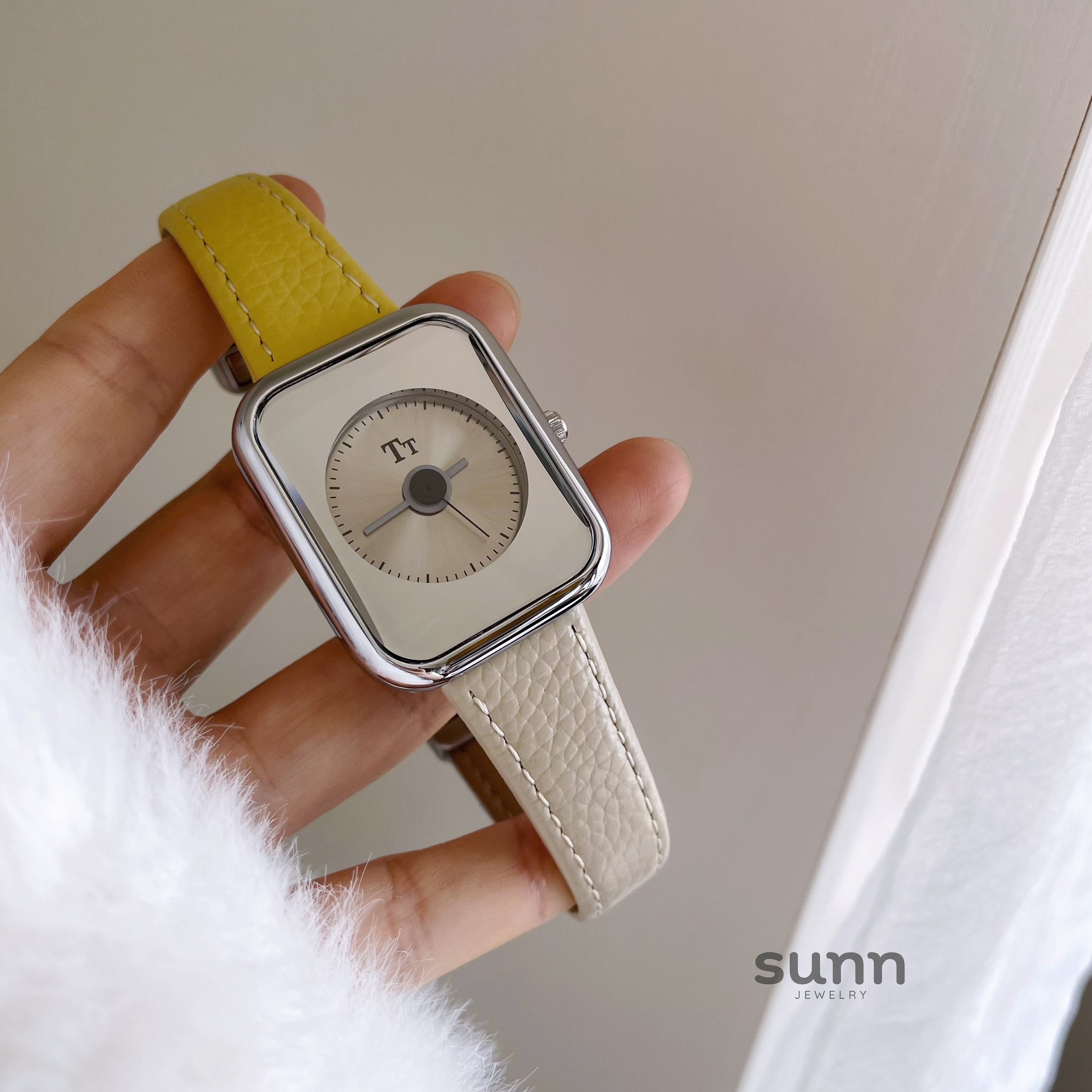 Embry Contrast Leather Square Watch [CFKBPHMU]