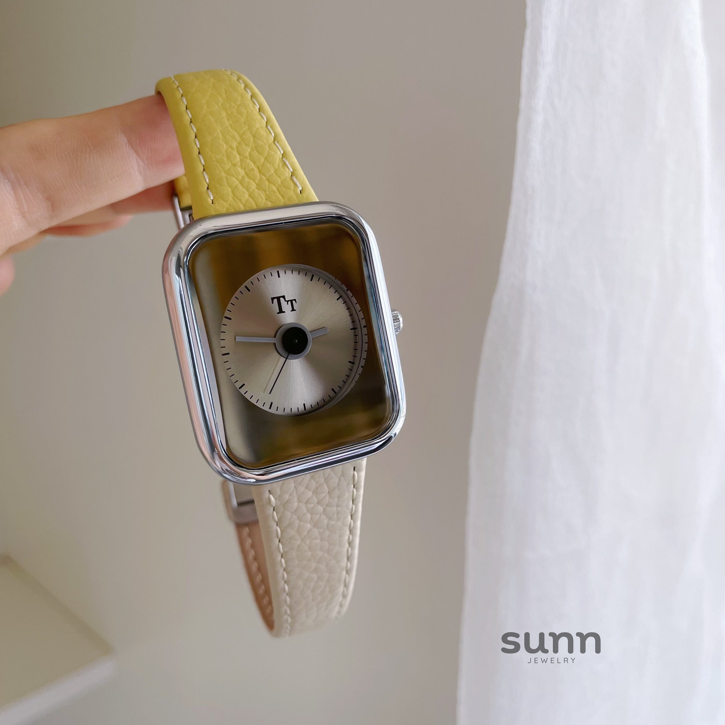 Embry Contrast Leather Square Watch [N4T5JXO0]