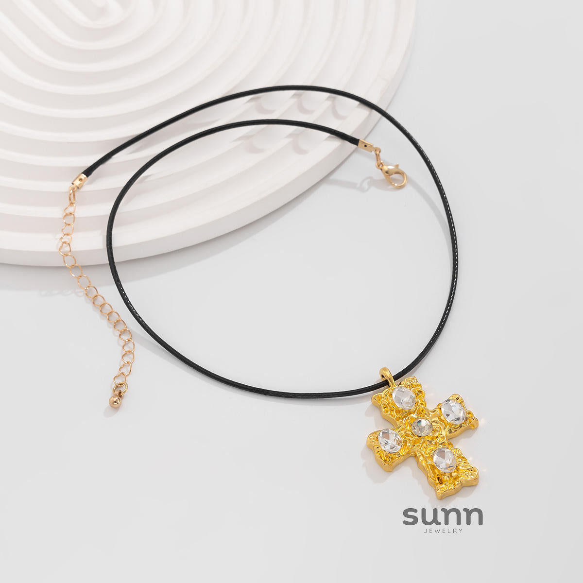 Emelia Lava Cross Necklace [GVIQQJQN]