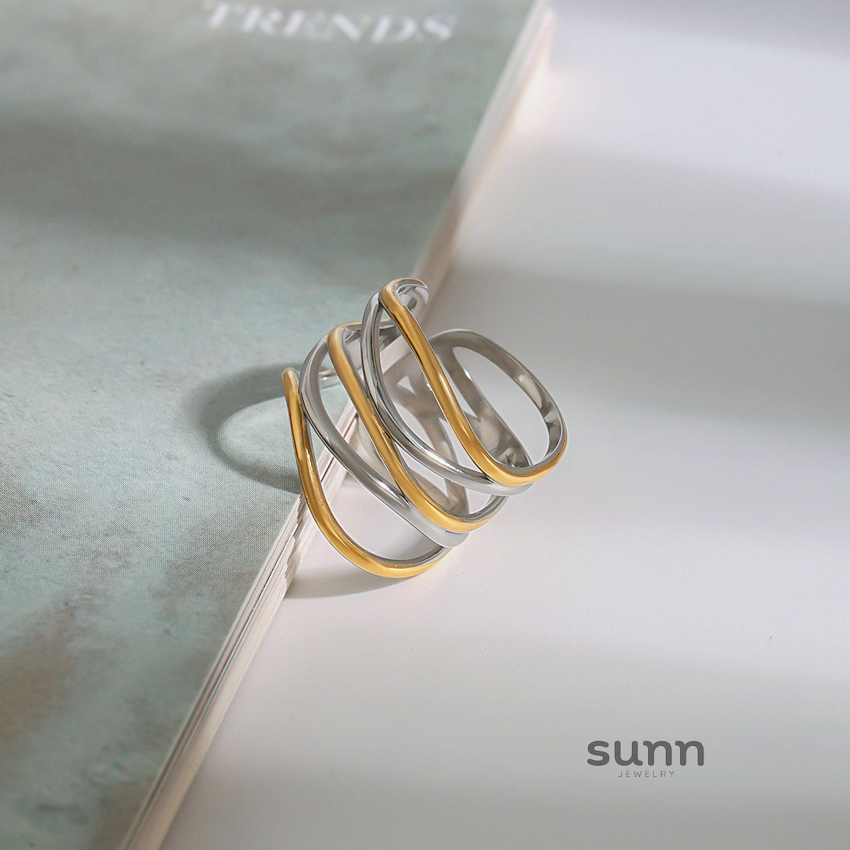 Emi Sleek Geometric Ring [8CNDWJ5M]