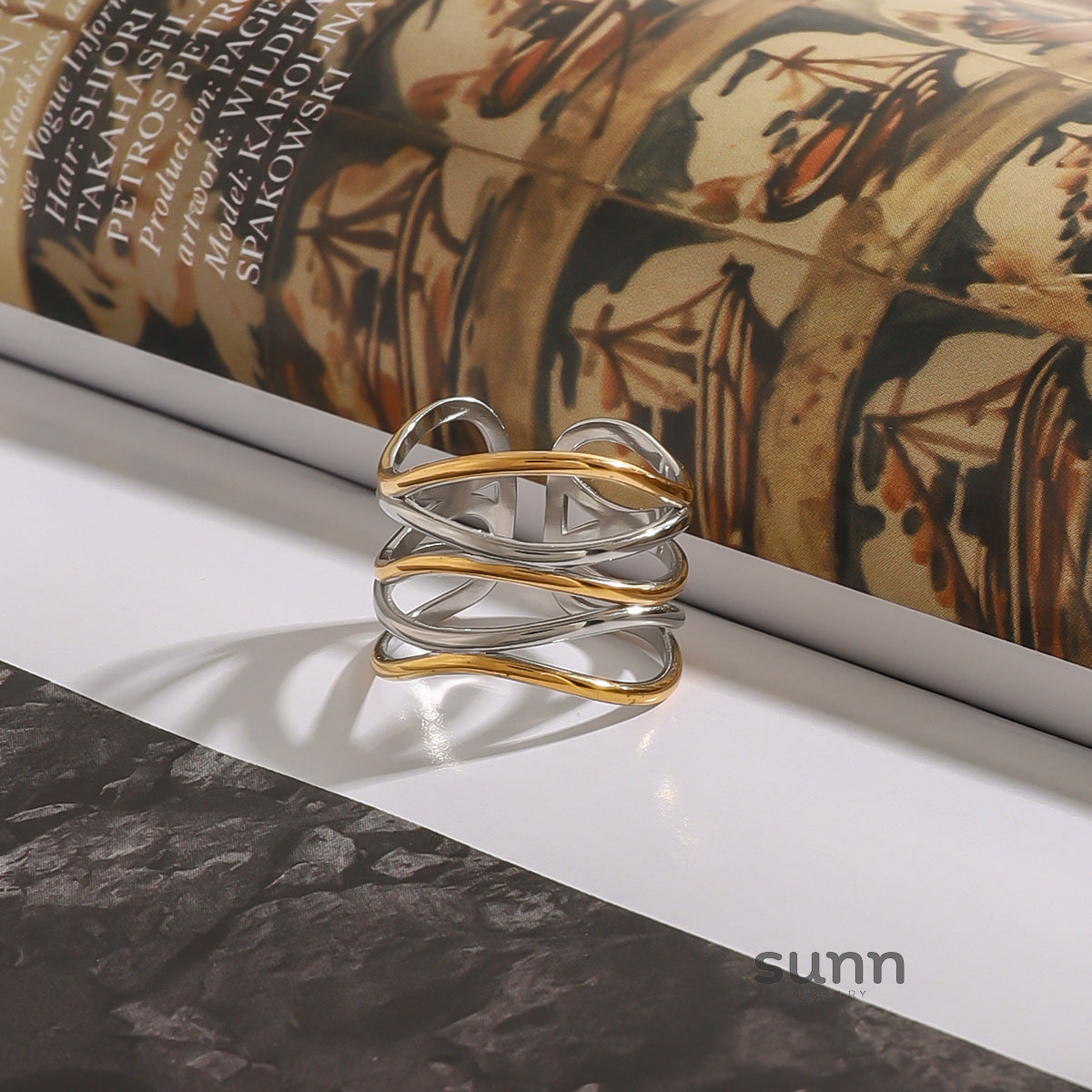 Emi Sleek Geometric Ring [518OLCV8]