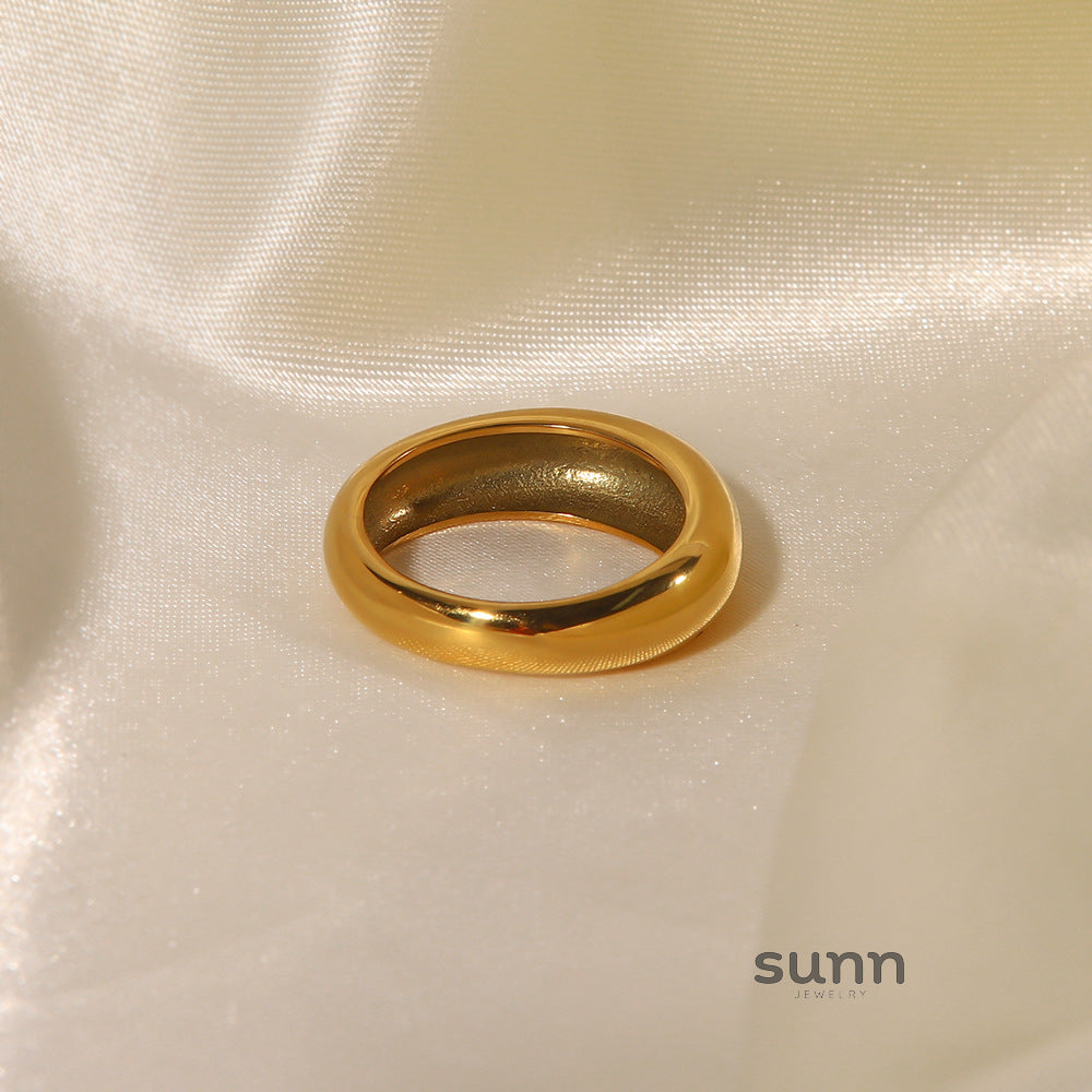 Emiliana Curved Band Ring [QWI6D0IN]