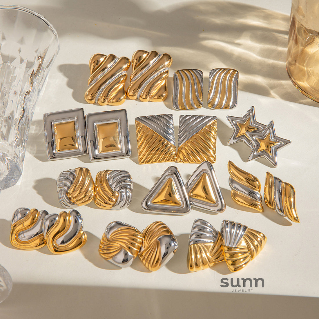 Emily Geometric Contrast Studs [XBPCEMJK]