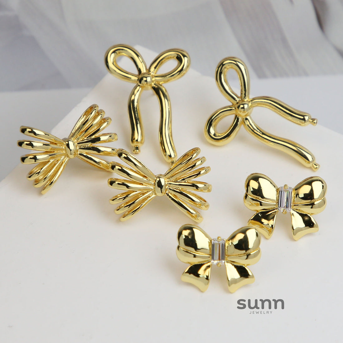 Emily Gold Bow Earrings [360DSLQO]