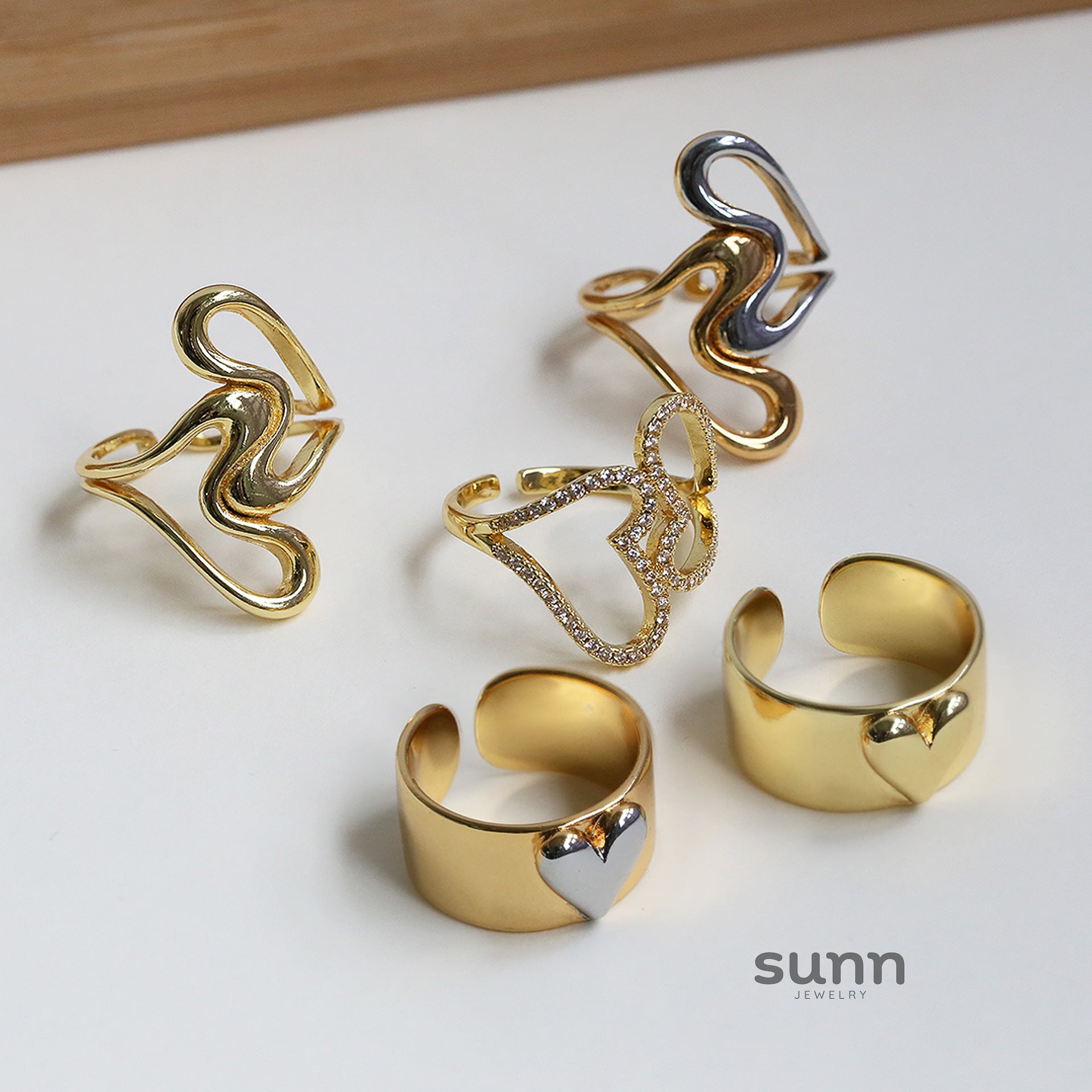 Emily Two-Tone Heart Ring [9GRVT404]