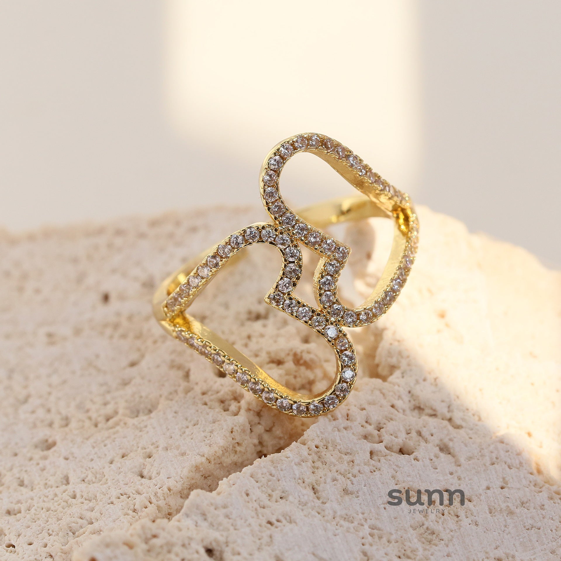 Emily Two-Tone Heart Ring [SYBRG646]