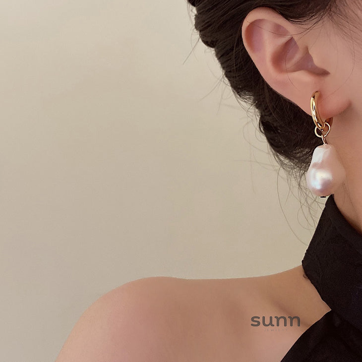 Emmajean Baroque Pearl Drop Earrings [FIOXLLW1]