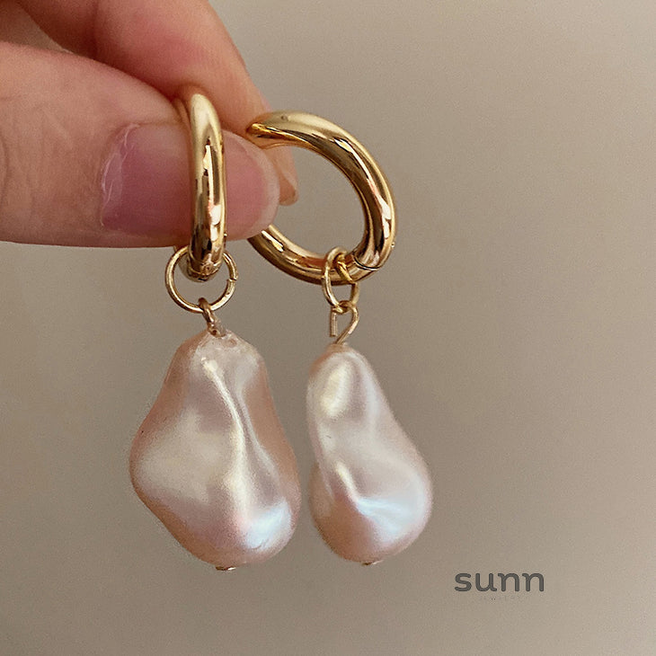 Emmajean Baroque Pearl Drop Earrings [XEJKYZDI]