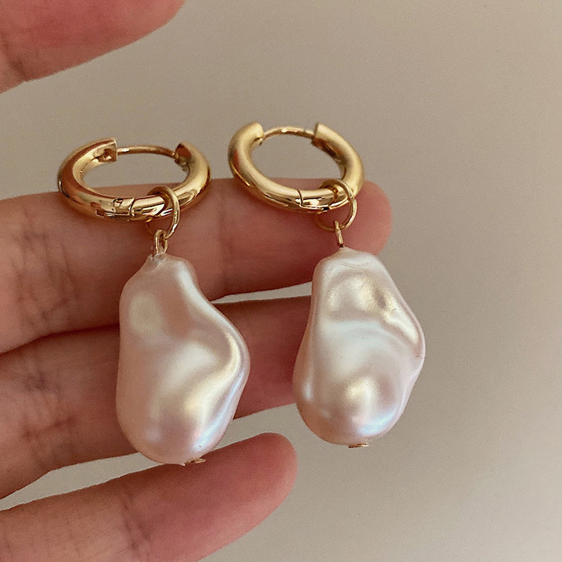 Emmajean Baroque Pearl Drop Earrings [HJIXY2PG]