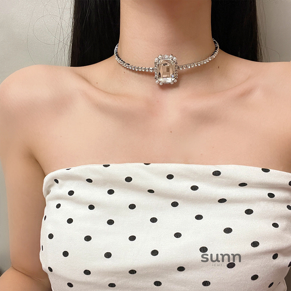 Emmarae Dazzling Rhinestone Choker [IOUIHAKJ]