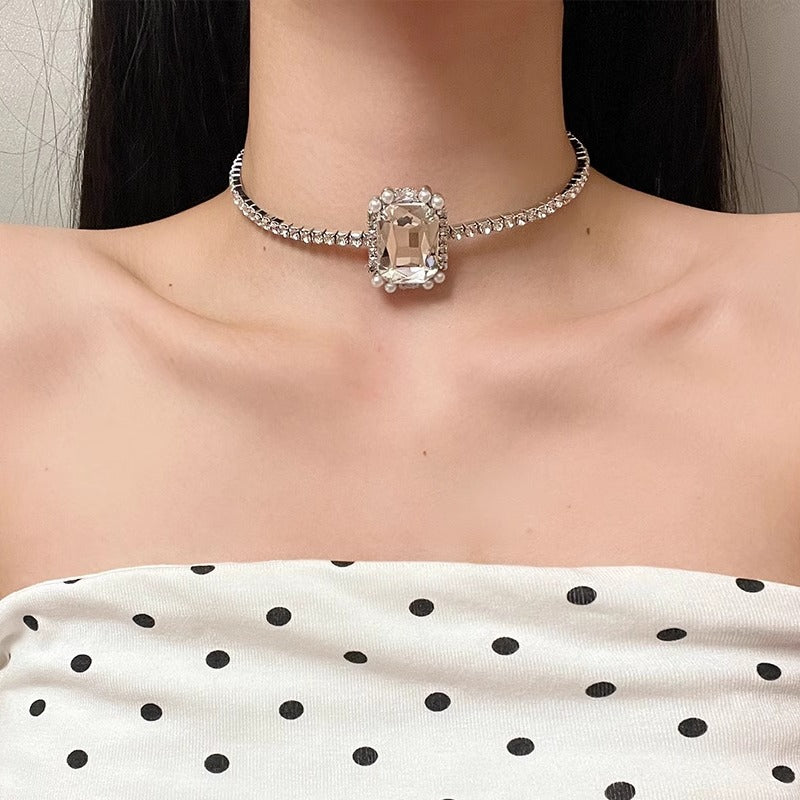 Emmarae Dazzling Rhinestone Choker [R2CSWR2X]