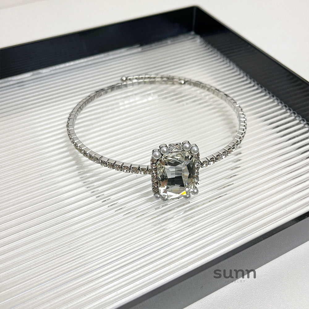 Emmarae Dazzling Rhinestone Choker [25BHHLWW]