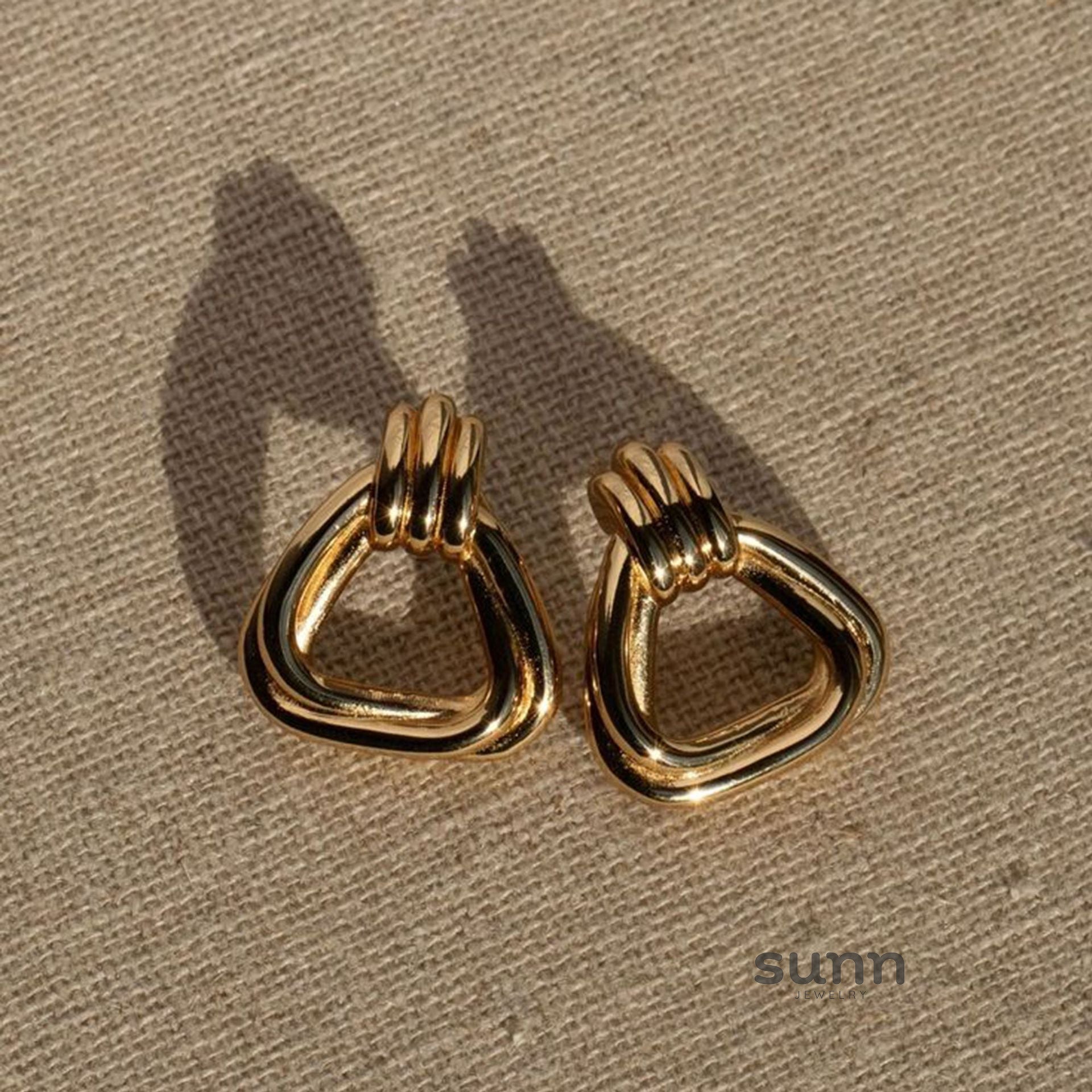 Emmarie Geometric Stud Earrings [RGRX3DWL]