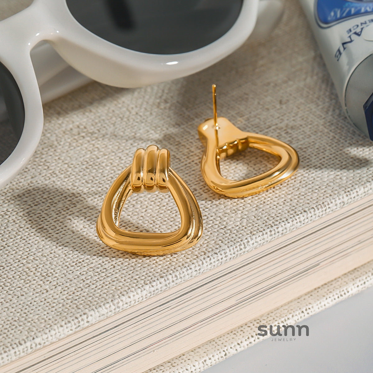 Emmarie Geometric Stud Earrings [D6C20JP8]