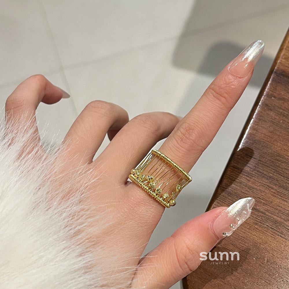 Emmelia Old Money Cutout Ring [8ACUHYTI]