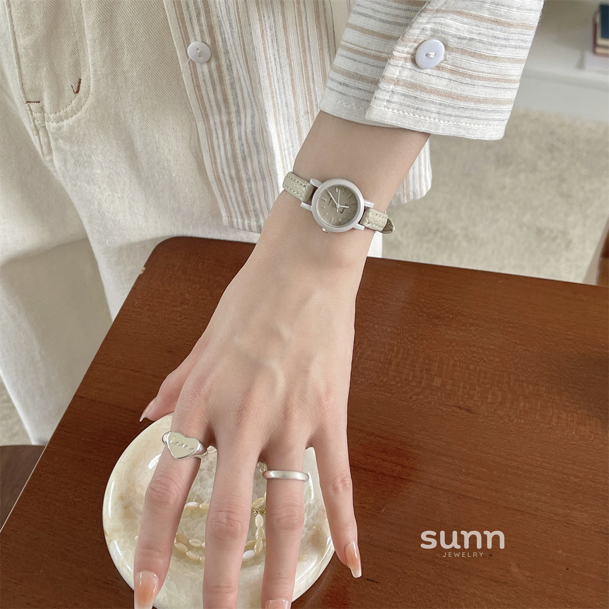 Emmerson Petite Leather Watch [C9L217W1]
