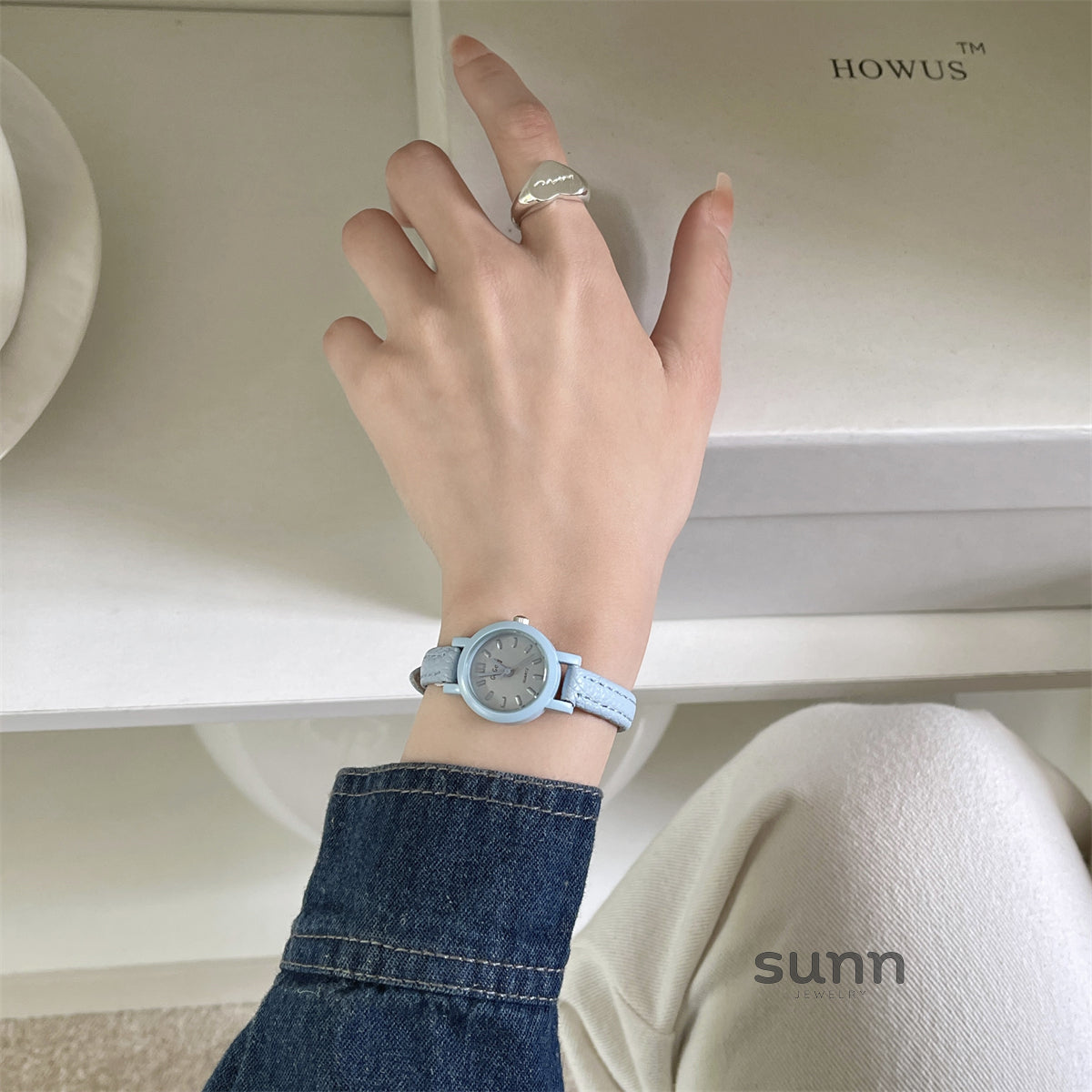 Emmerson Petite Leather Watch [ZFM4IXDR]
