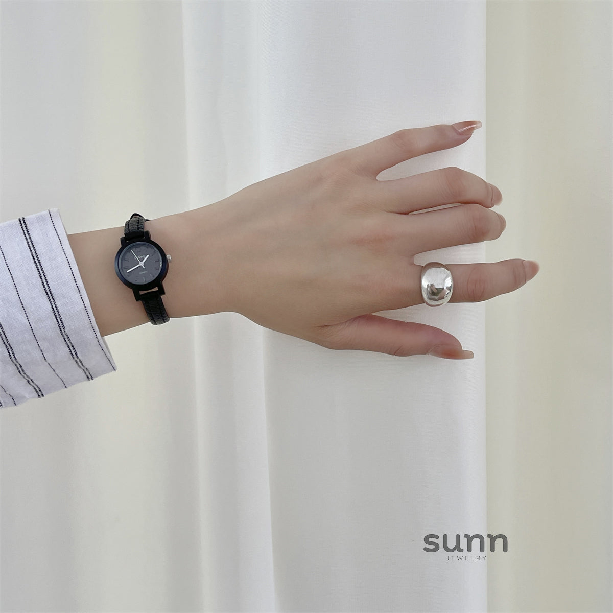 Emmerson Petite Leather Watch [DOSRFX5Z]