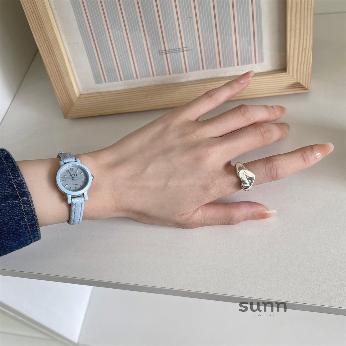 Emmerson Petite Leather Watch [ZJPC7WFH]