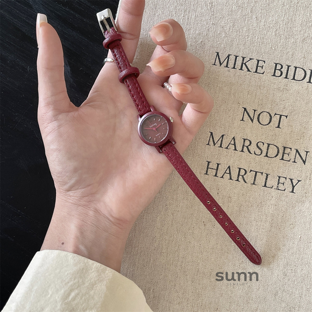 Emmerson Petite Leather Watch [4CDGXXH3]