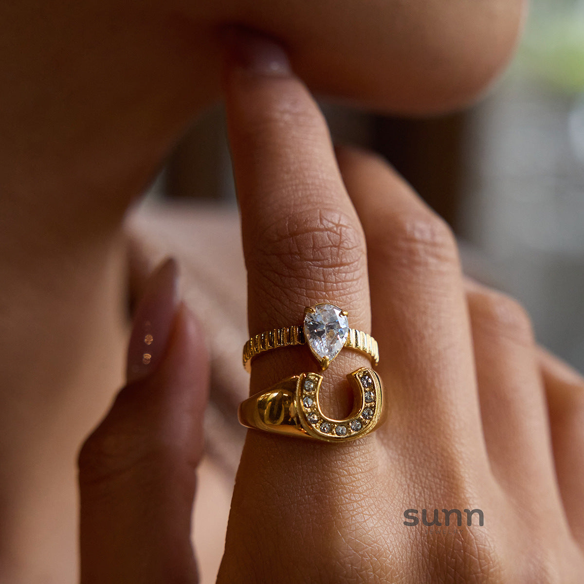 Emmilyn Buckle Zircon Ring [GU87P0CW]
