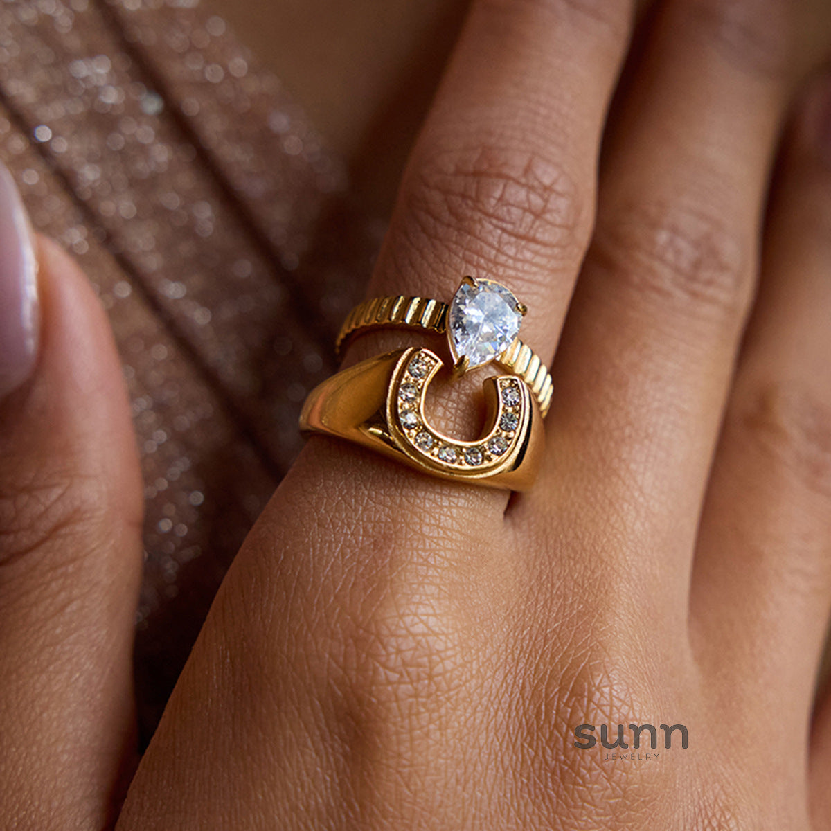 Emmilyn Buckle Zircon Ring [XNYN2CN0]