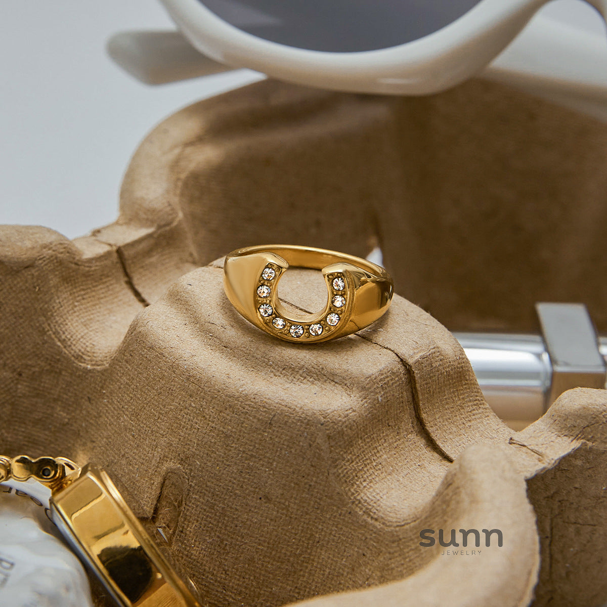 Emmilyn Buckle Zircon Ring [WHYMVZX6]
