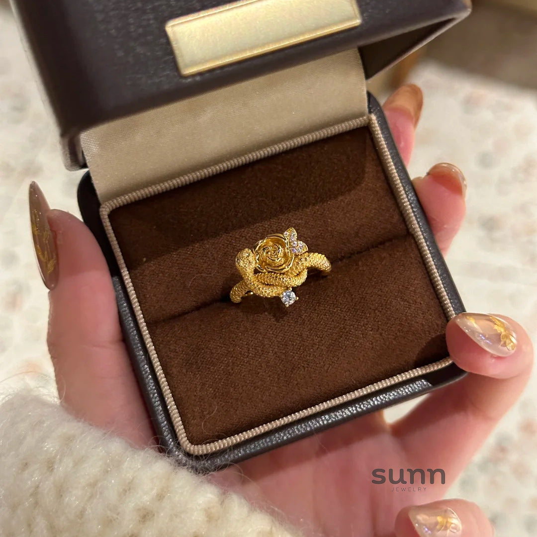 Empress Diamond Serpent Rose Ring [69B6ZQJ1]