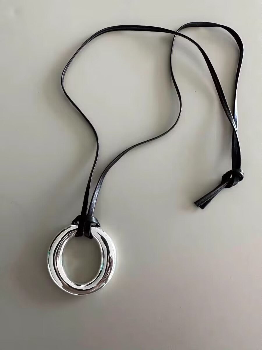 Emryn Cutout Ring Necklace [WDJWUSLF]